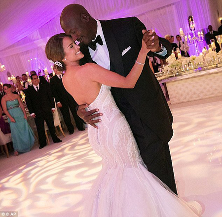 Michael Jordan and his second wife Yvette Prieto.